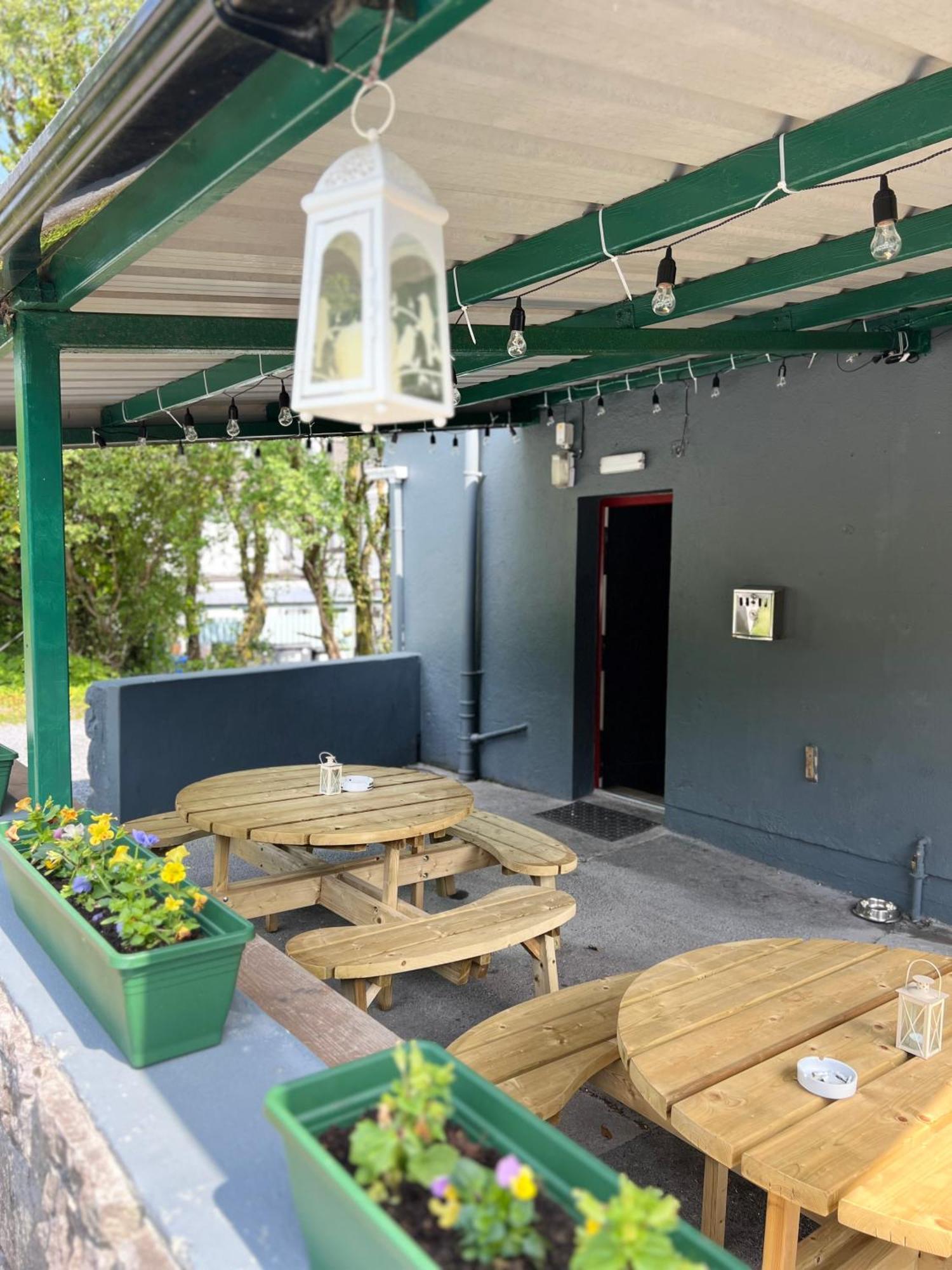 The Coach House Inn Moycullen Exterior foto