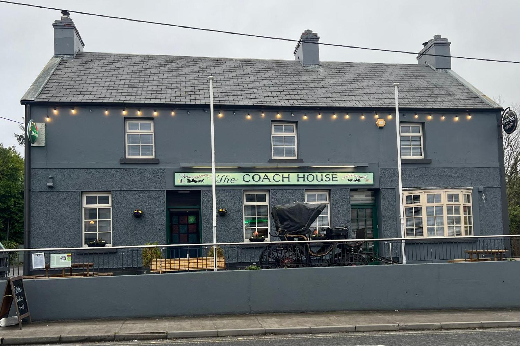 The Coach House Inn Moycullen Exterior foto